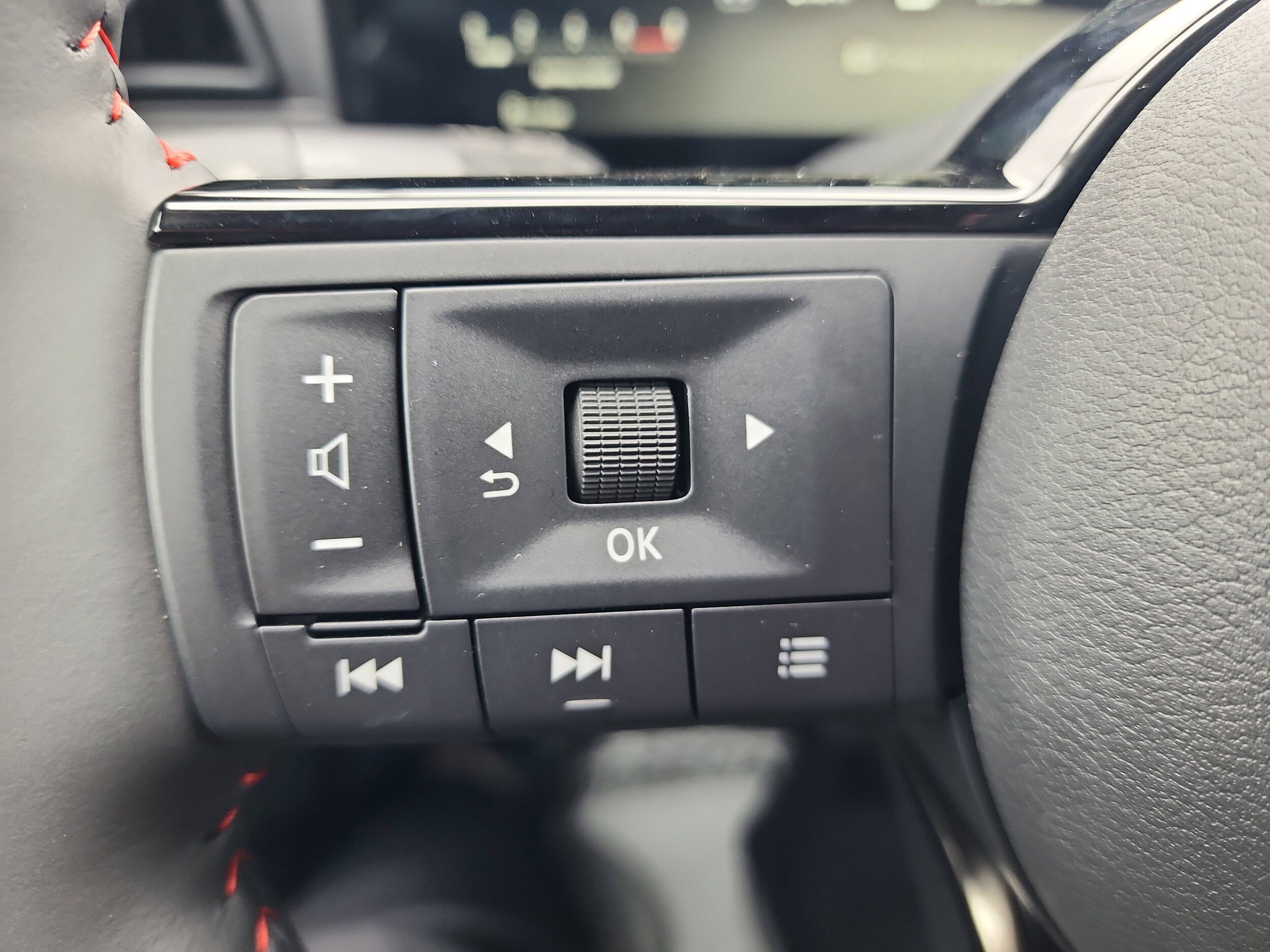 New 2026 Nissan Kicks SR w/ Cold Weather Package AWD/4WD image 18