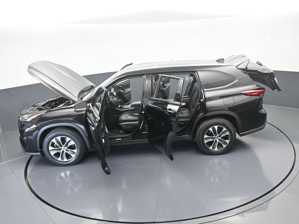 Used 2021 Toyota Highlander XLE image 64
