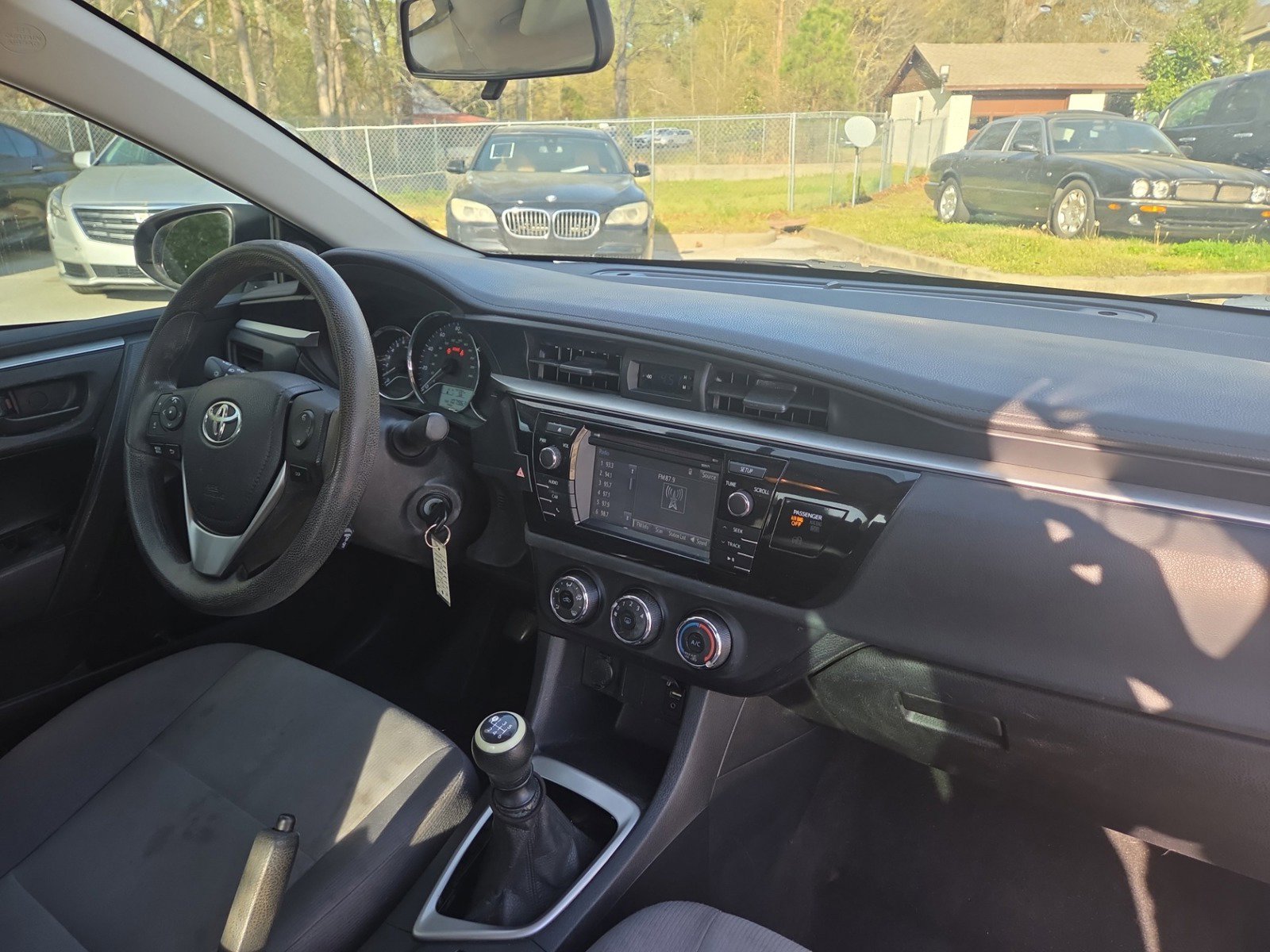 Used 2016 Toyota Corolla L image 23