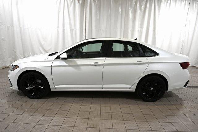 New 2025 Volkswagen Jetta SE image 9