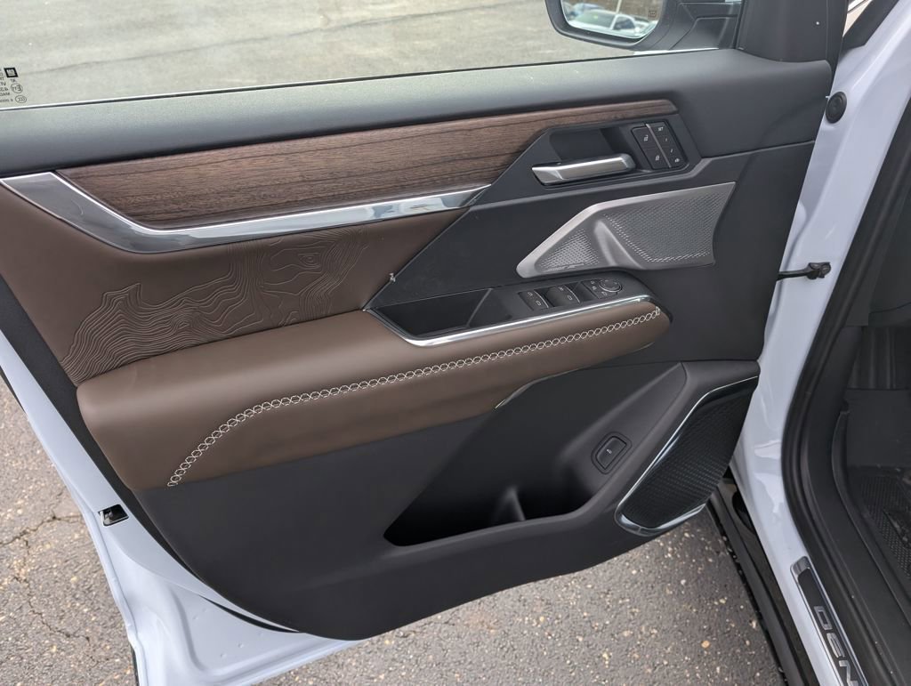 New 2026 GMC Acadia Denali Ultimate w/ LPO, Floor Liner Package image 14