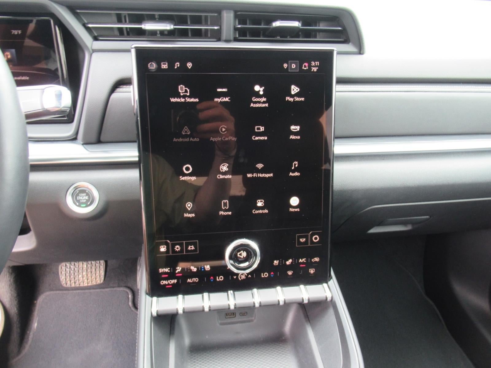 Used 2025 GMC Terrain Elevation w/ Elevation Premium Package AWD/4WD image 25