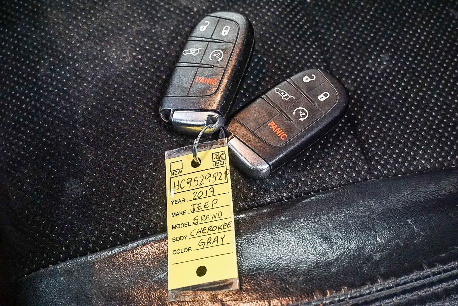 Used 2017 Jeep Grand Cherokee Altitude RWD image 21