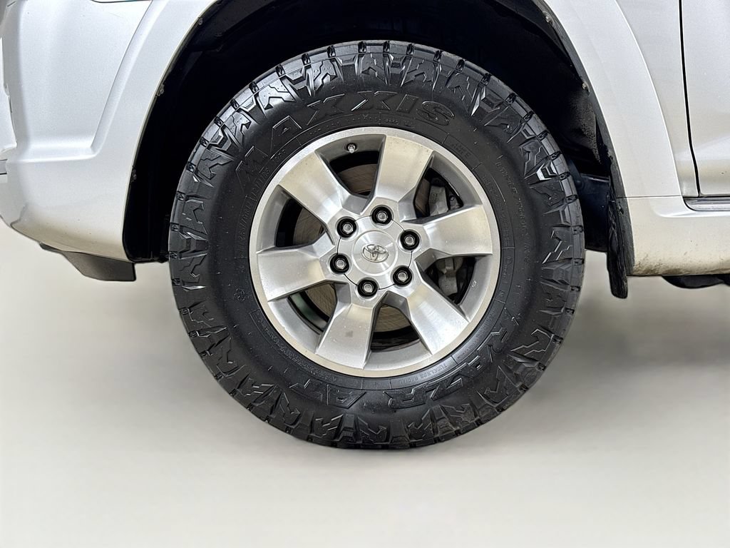 Used 2013 Toyota 4Runner SR5 w/ Premium Pkg w/3rd Row Seat AWD/4WD image 27