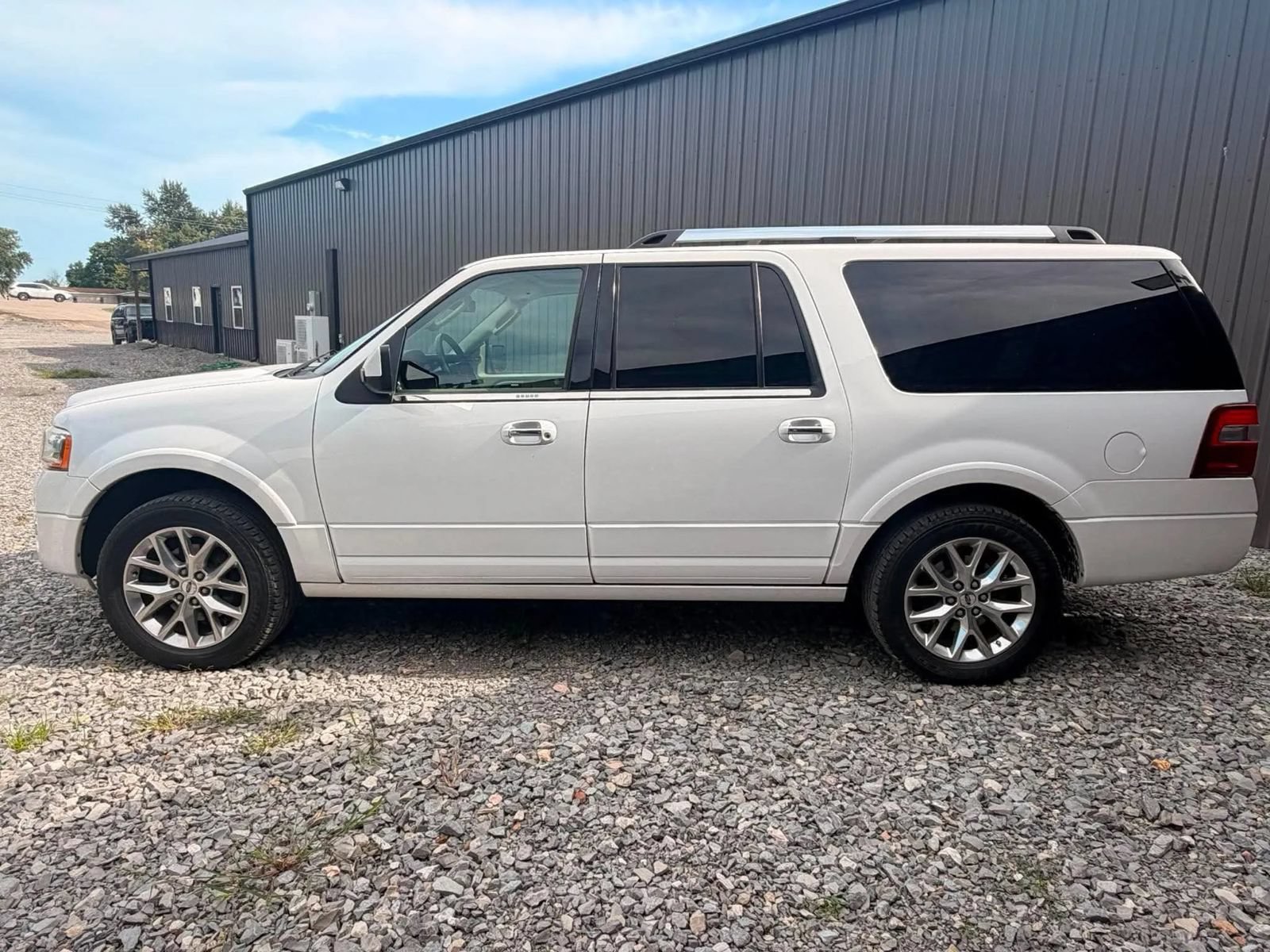 Used 2015 Ford Expedition EL Limited w/ Equipment Group 301A AWD/4WD image 8