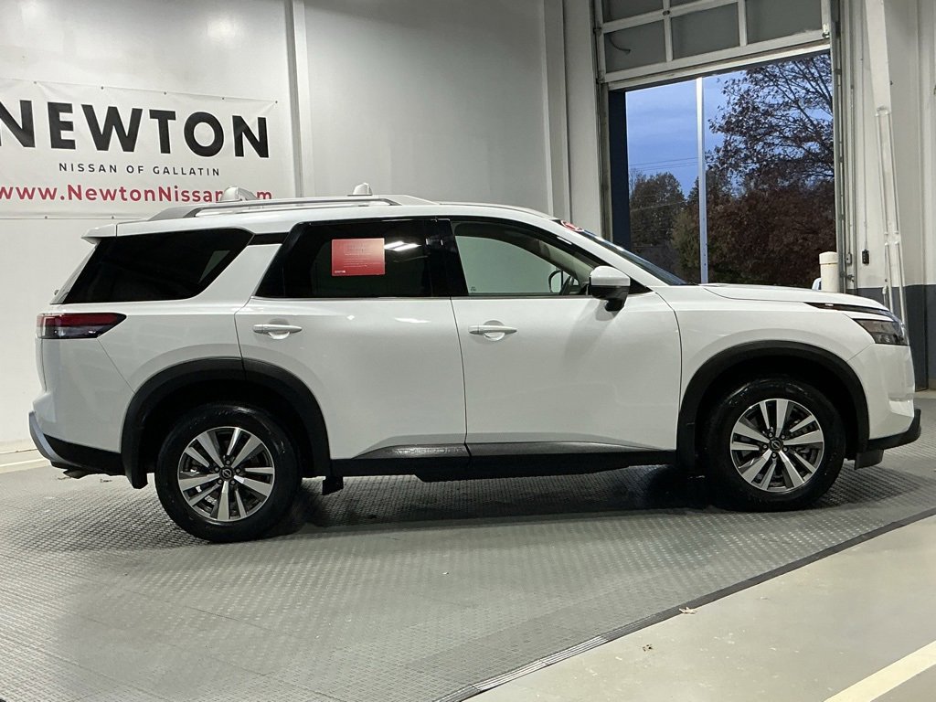 Used 2025 Nissan Pathfinder SL image 38