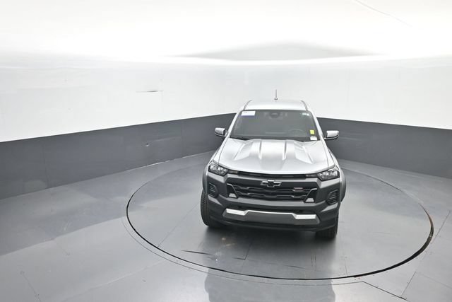 Used 2025 Chevrolet Colorado Trail Boss AWD/4WD image 19