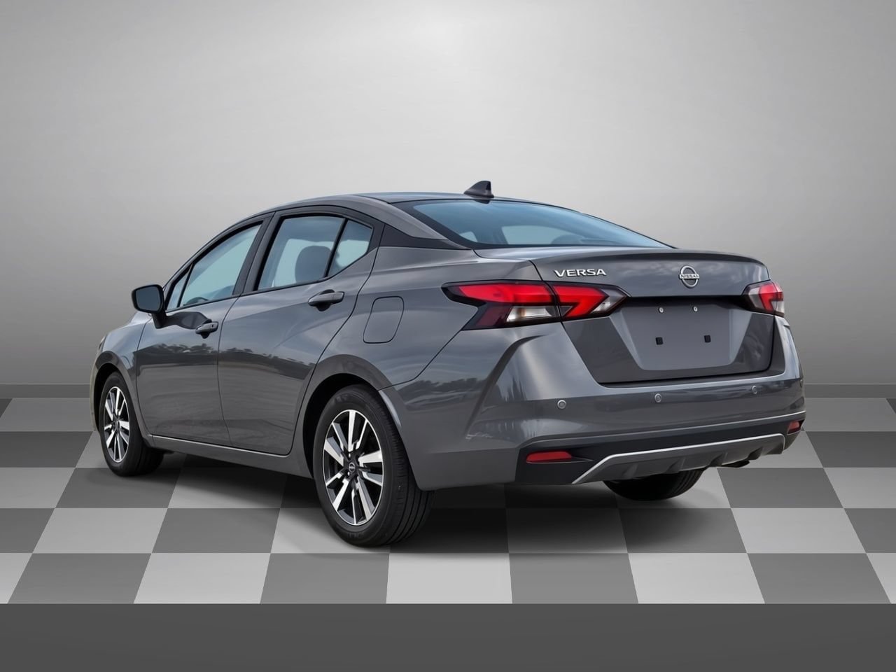 Used 2025 Nissan Versa SV FWD image 4