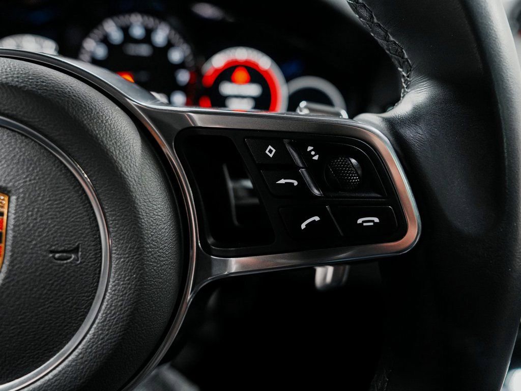 Used 2023 Porsche Cayenne w/ Premium Package image 24