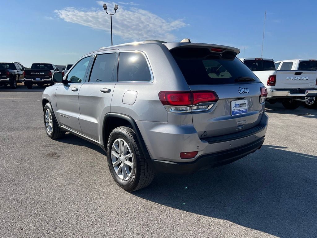 Used 2021 Jeep Grand Cherokee Laredo RWD image 3