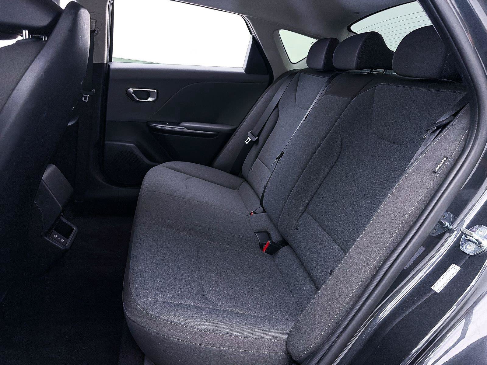 Used 2025 Kia K4 FWD image 35