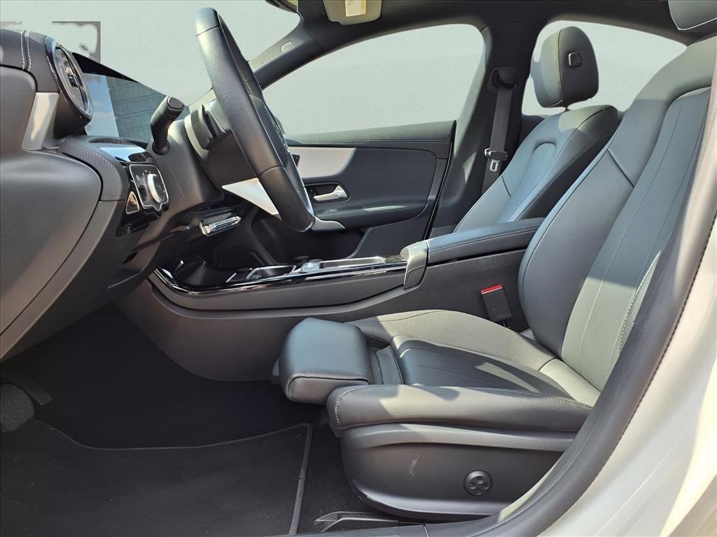 Used 2025 Mercedes-Benz CLA 250 image 25
