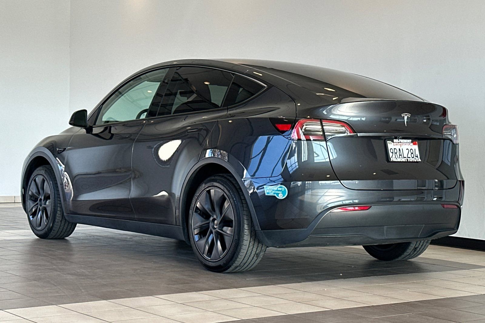 Used 2025 Tesla Model Y Long Range image 6