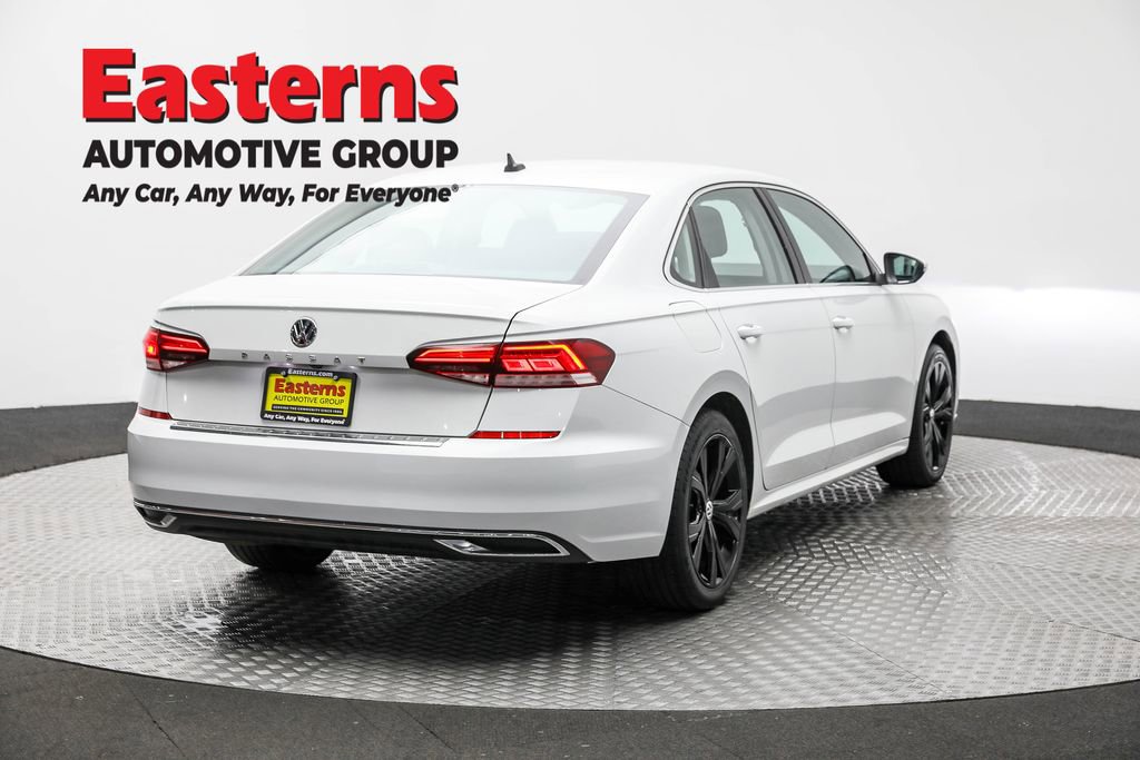 Used 2022 Volkswagen Passat 2.0T SE image 5