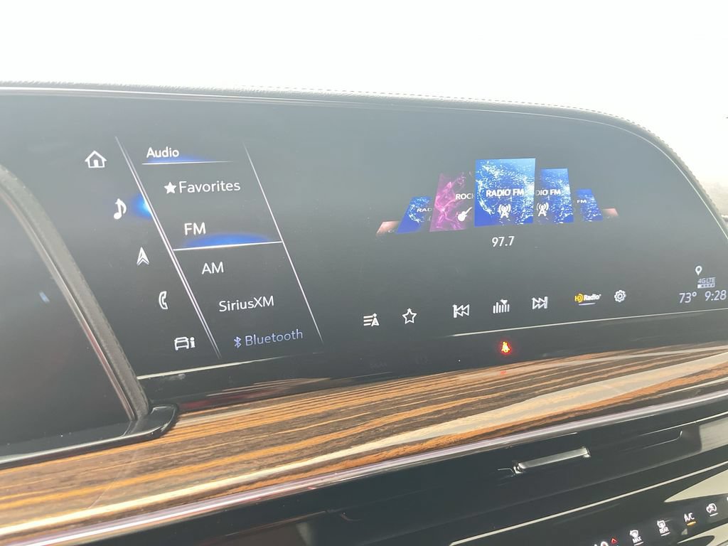 Used 2023 Cadillac Escalade Premium Luxury AWD/4WD image 20