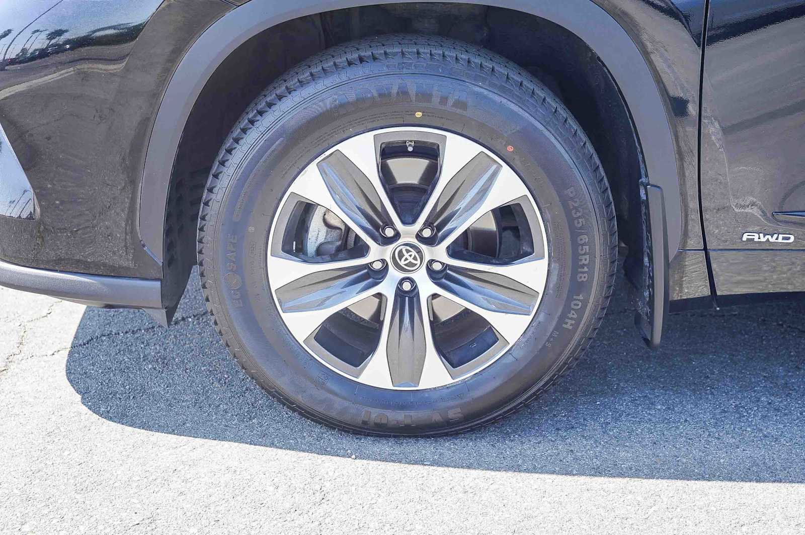 Used 2021 Toyota Highlander XLE image 9