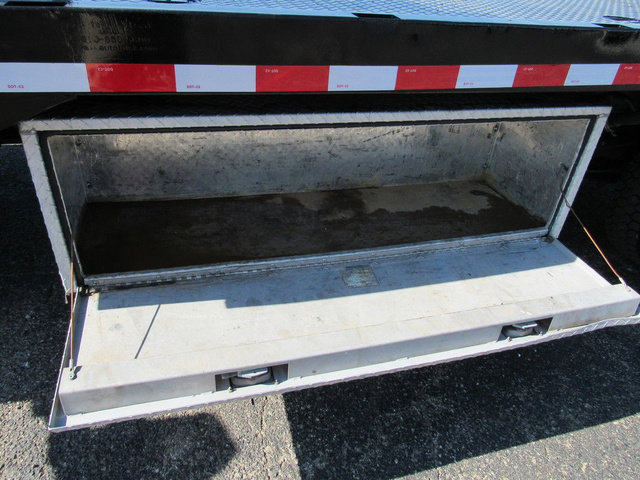 Used 2017 Ford F550 4x4 Regular Cab Super Duty image 22
