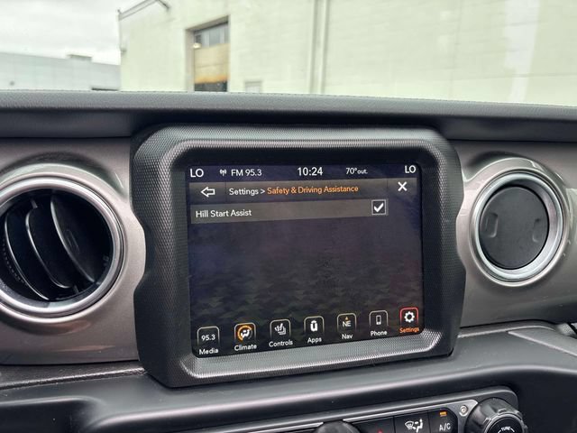 Used 2023 Jeep Wrangler Unlimited Sahara w/ Cold Weather Group AWD/4WD image 30