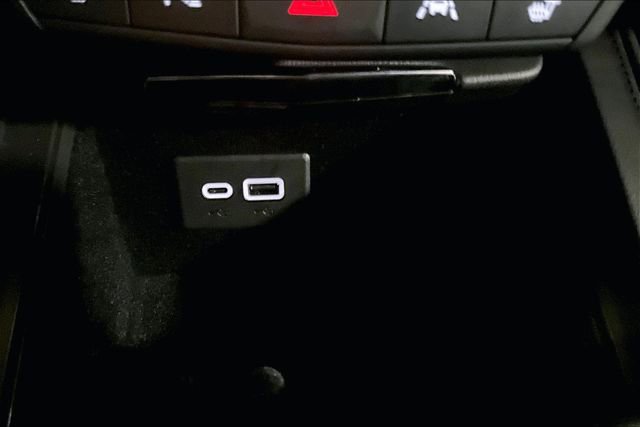 Used 2024 Cadillac XT4 Premium Luxury image 24