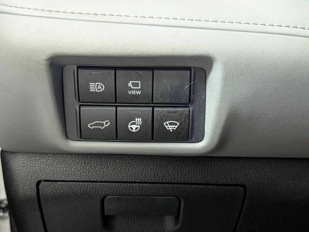 Used 2021 Toyota Highlander Limited FWD image 15