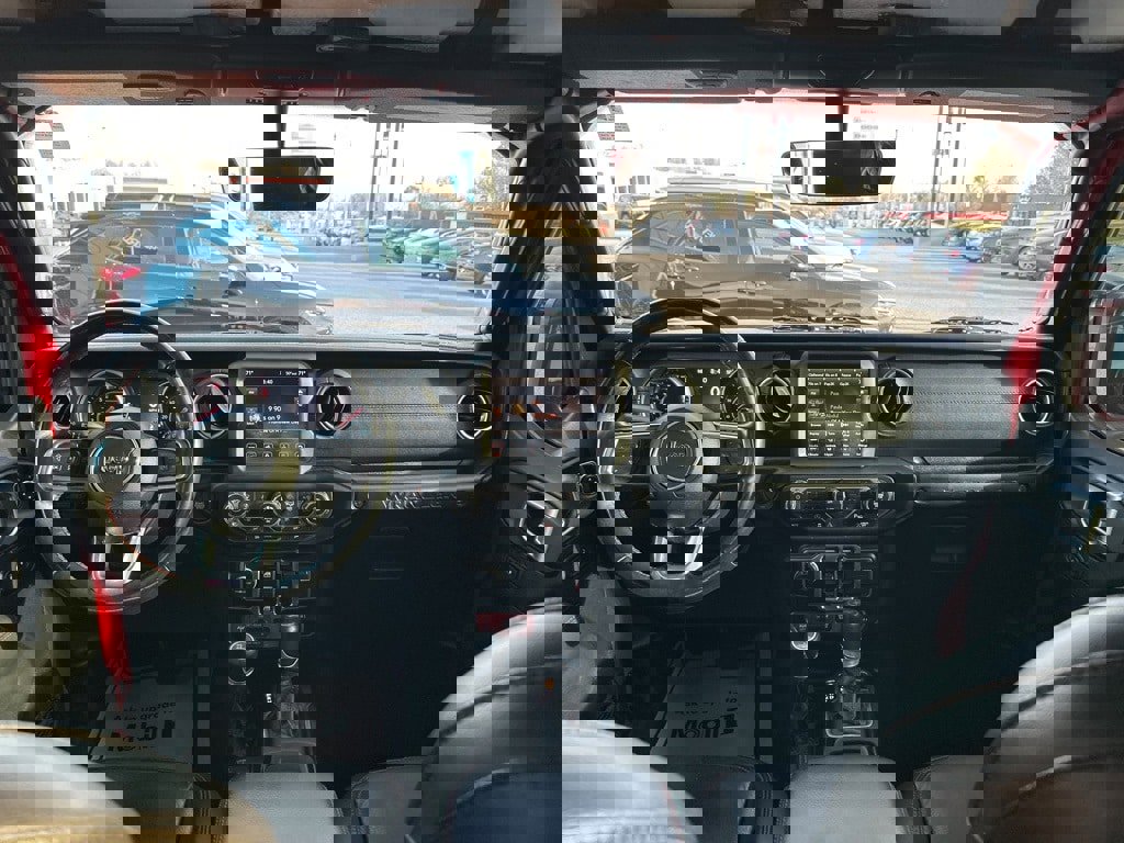 Used 2020 Jeep Wrangler Unlimited Rubicon w/ Quick Order Package 28Y Recon image 2