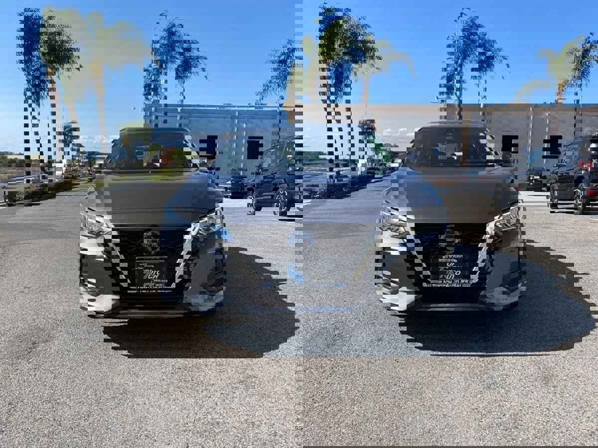 Used 2023 Nissan Sentra SV image 2