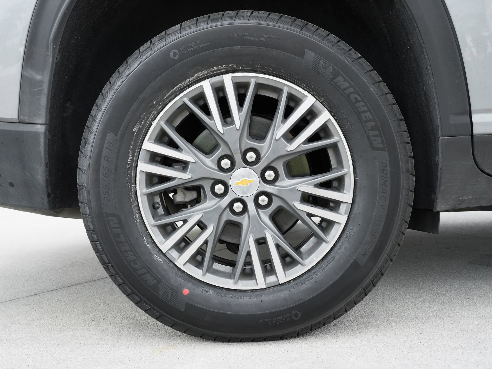 Used 2024 Chevrolet Traverse LT FWD image 13