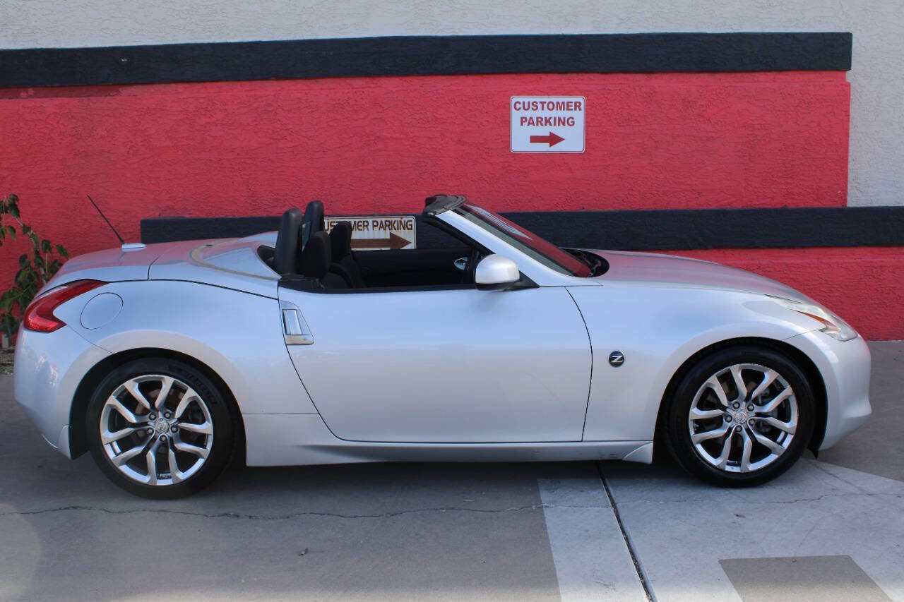 Used 2012 Nissan 370Z Roadster 2dr Convertible image 1