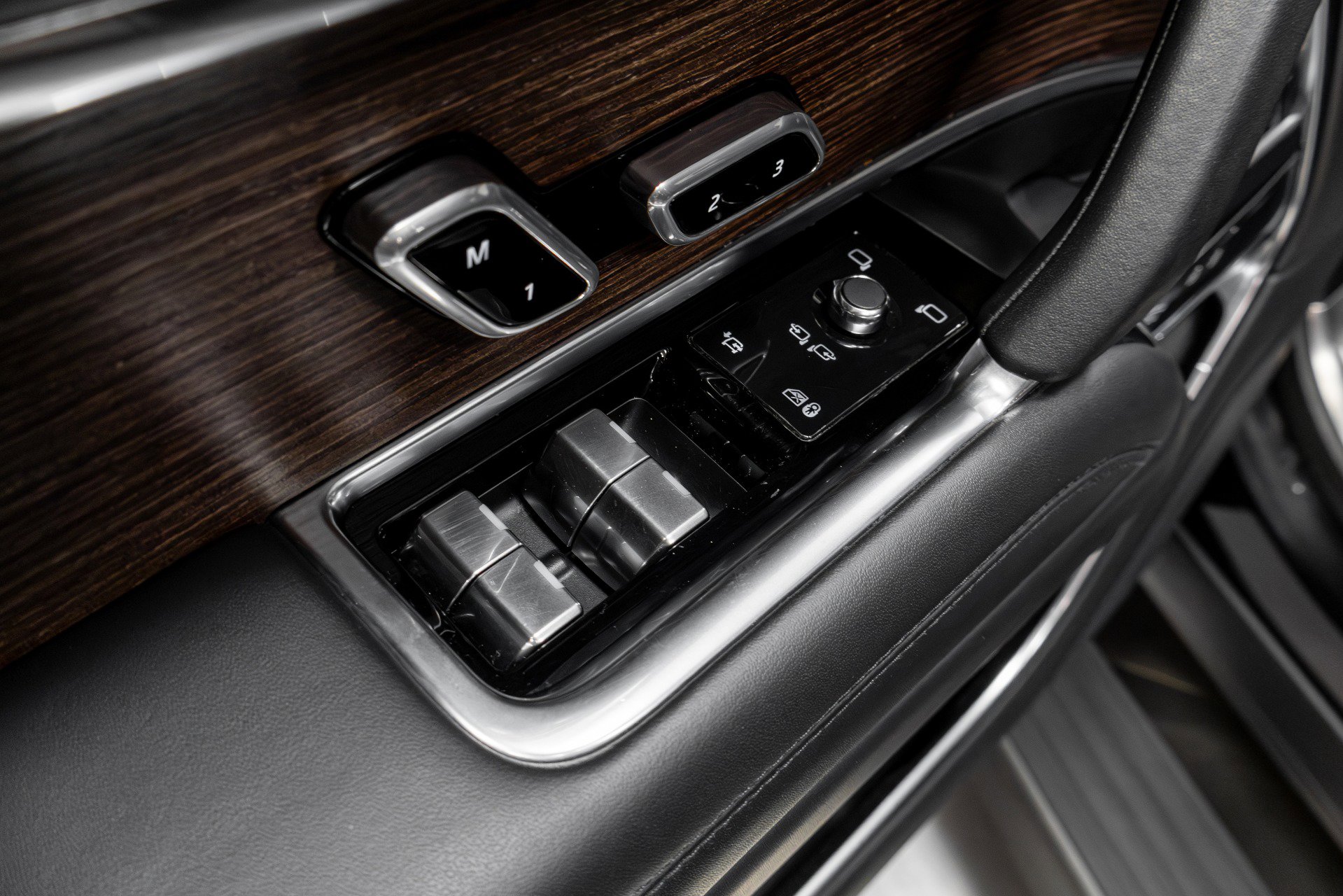 Used 2023 Land Rover Range Rover Autobiography image 53