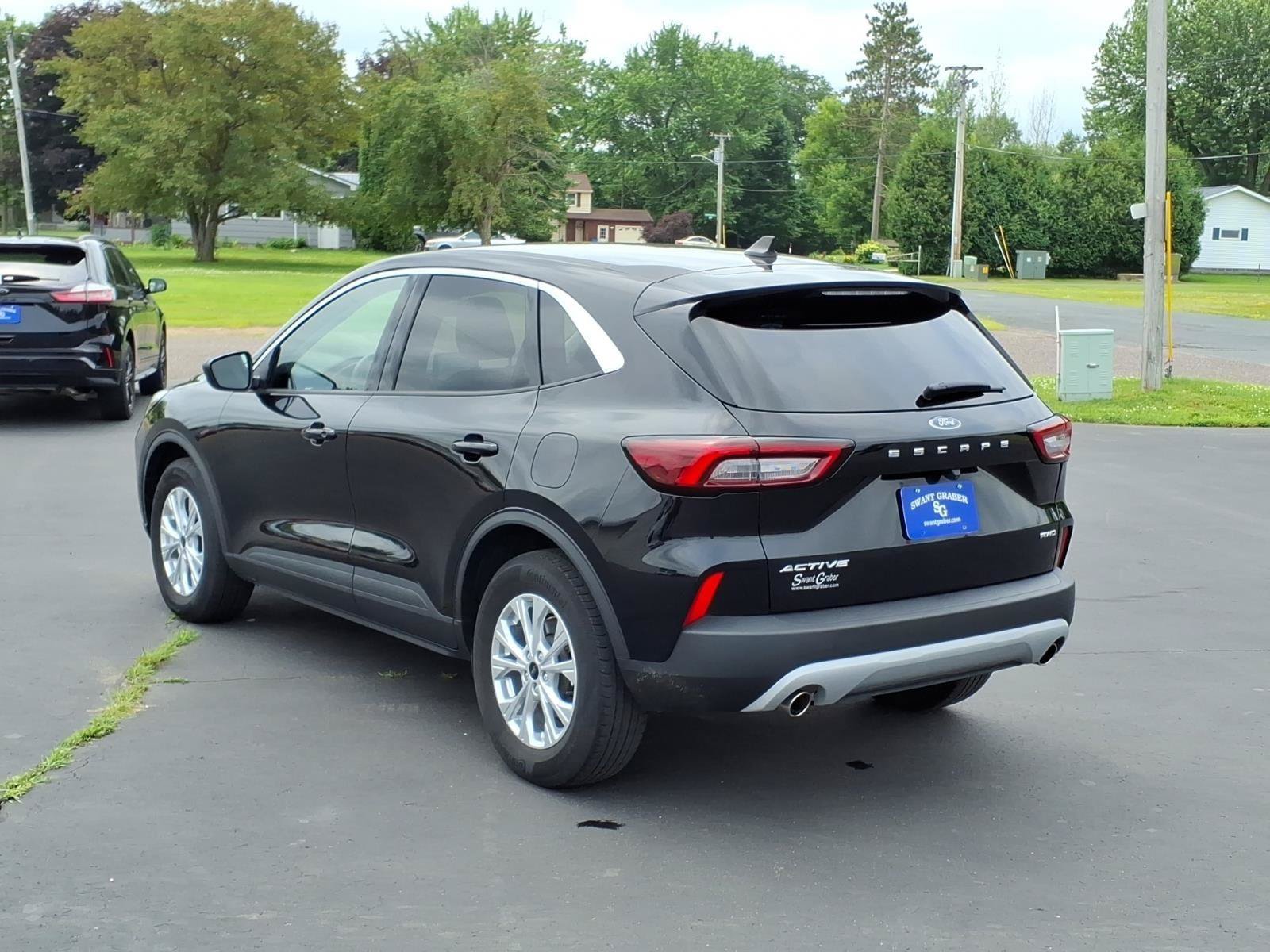 Used 2023 Ford Escape Active AWD/4WD image 3