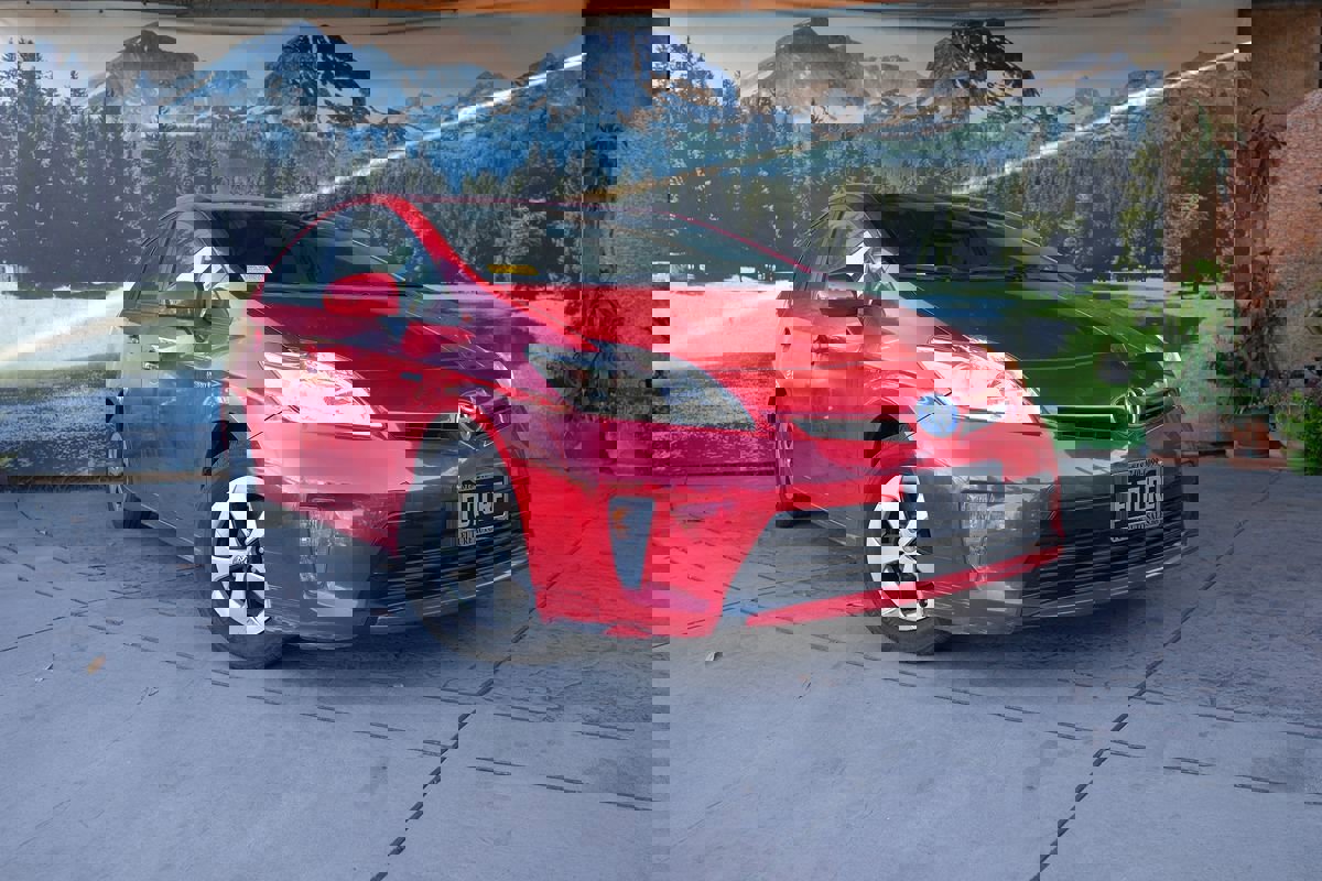 Used 2012 Toyota Prius Four FWD image 3