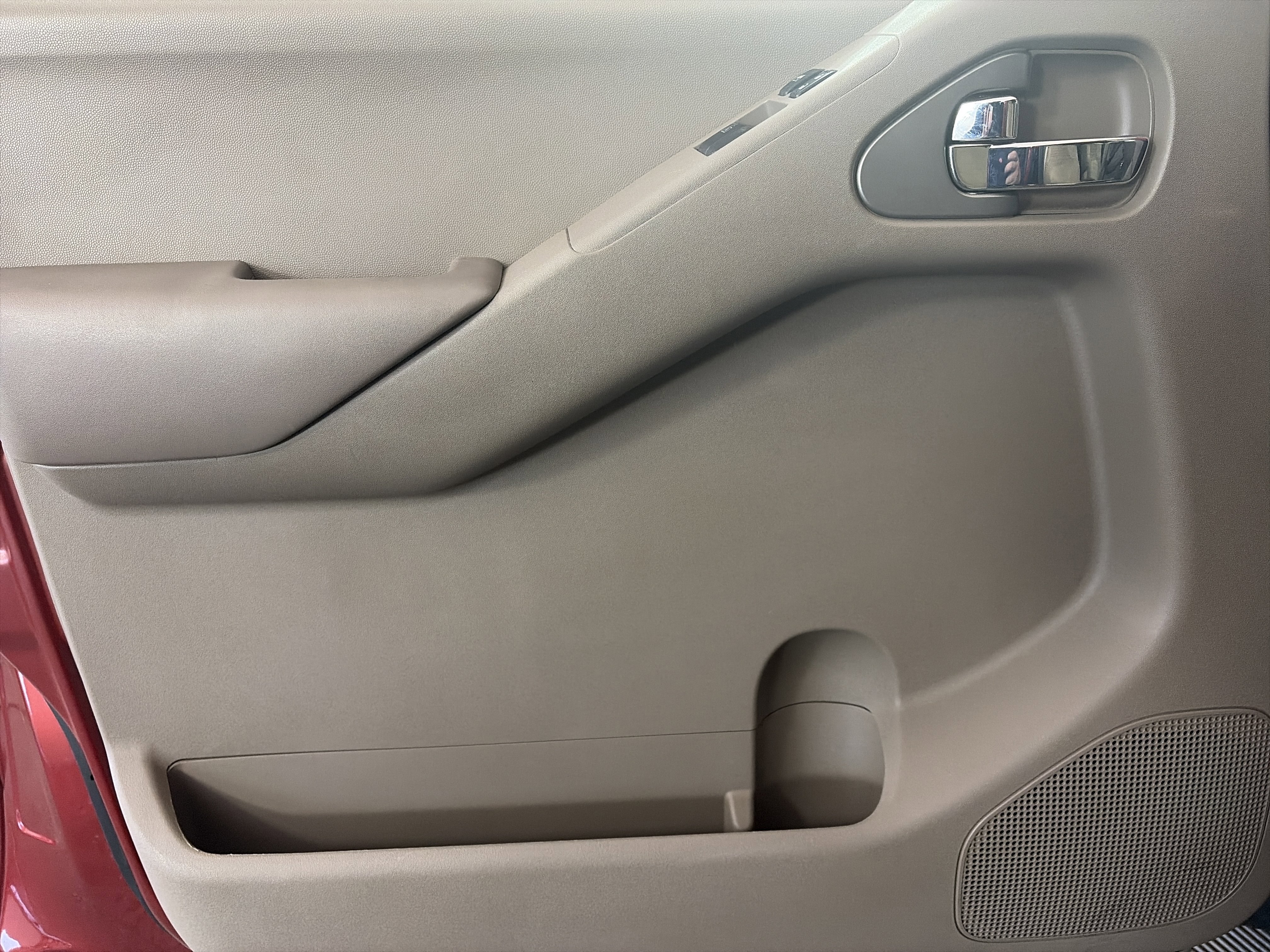 Used 2014 Nissan Frontier SV w/ SV Value Truck Package image 12