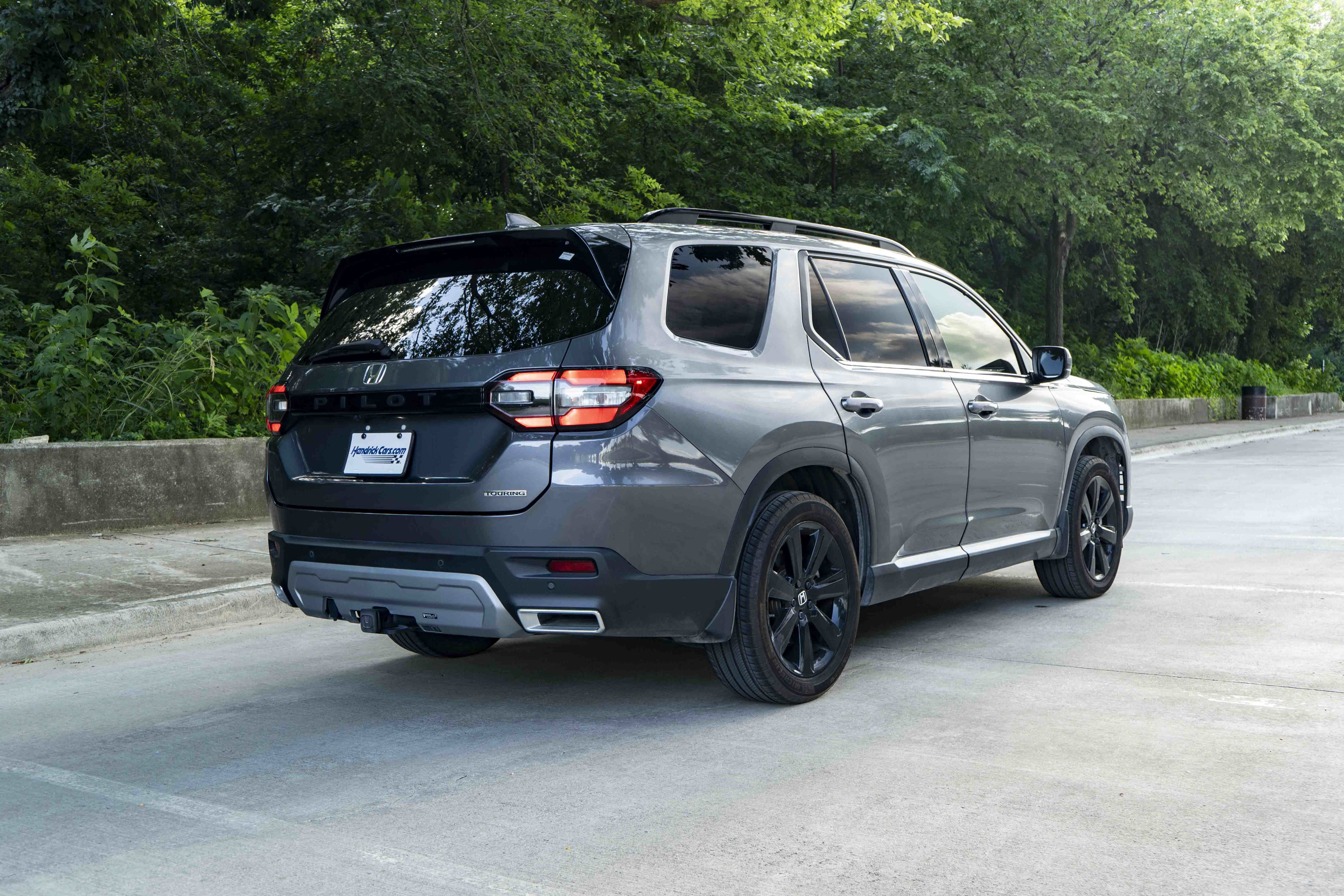 Used 2025 Honda Pilot Touring image 9