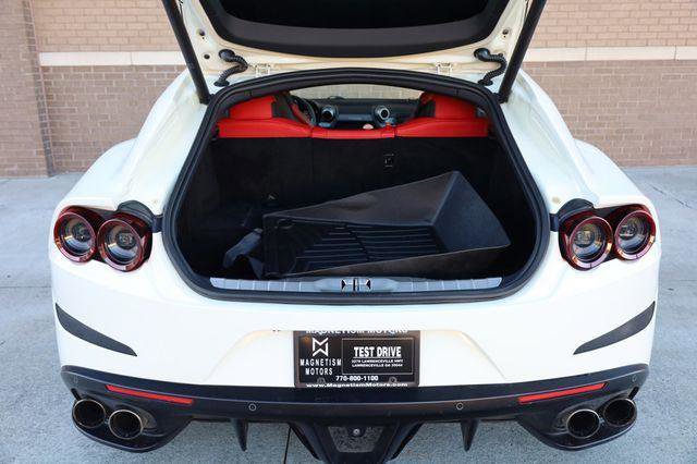 Used 2017 Ferrari GTC4Lusso AWD/4WD image 12