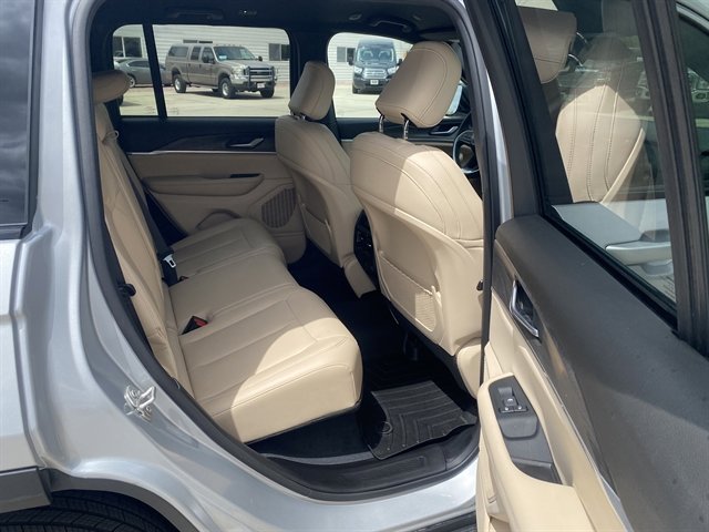 Used 2024 Jeep Grand Cherokee Limited AWD/4WD image 6