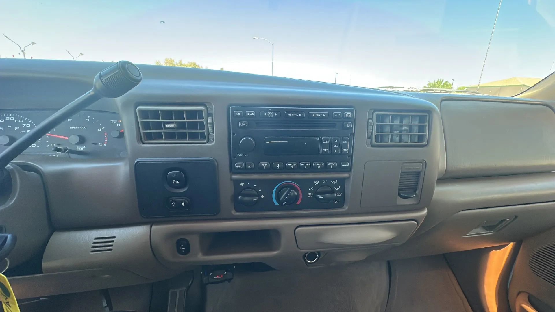 Used 2004 Ford F350 XL image 13