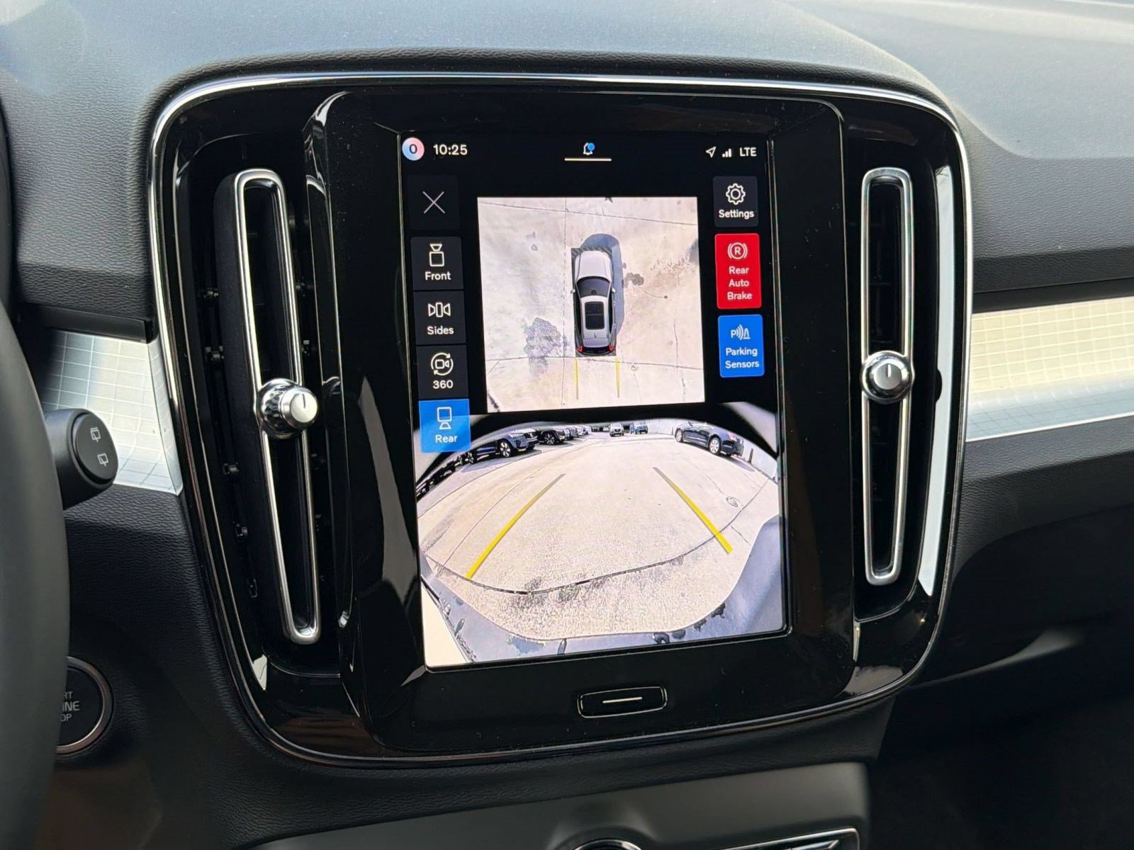 New 2026 Volvo XC40 B5 Ultra w/ Protection Package Premier AWD/4WD image 20