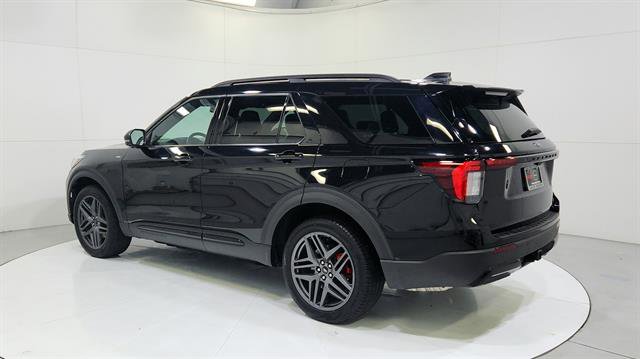 Used 2025 Ford Explorer ST-Line w/ ST-Line Street Pack image 6