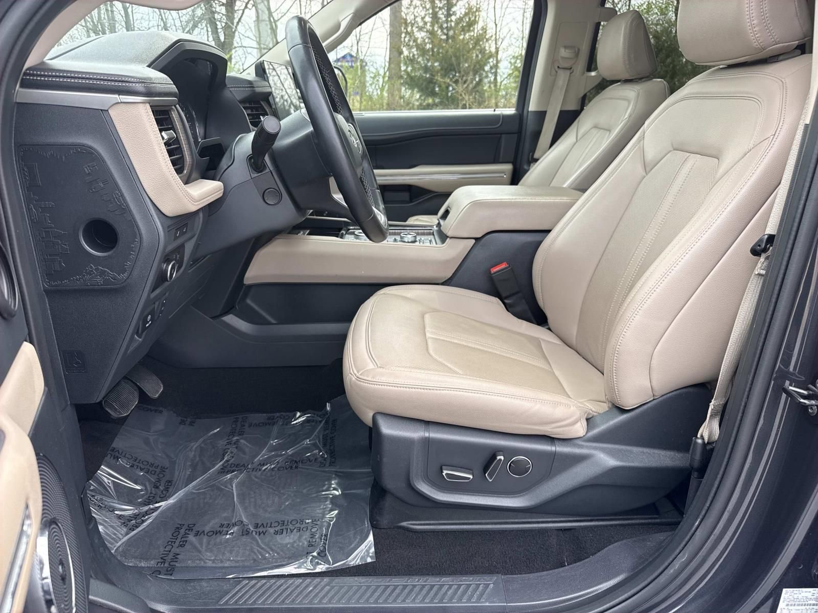 Used 2024 Ford Expedition Limited image 29