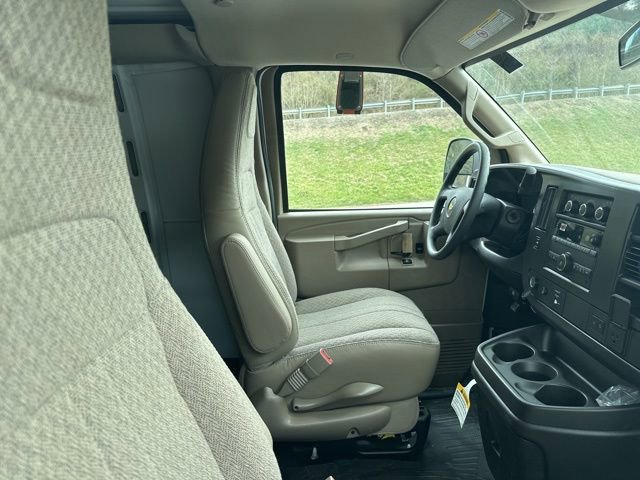 New 2026 Chevrolet Express 2500 w/ Driver Convenience Package RWD image 11