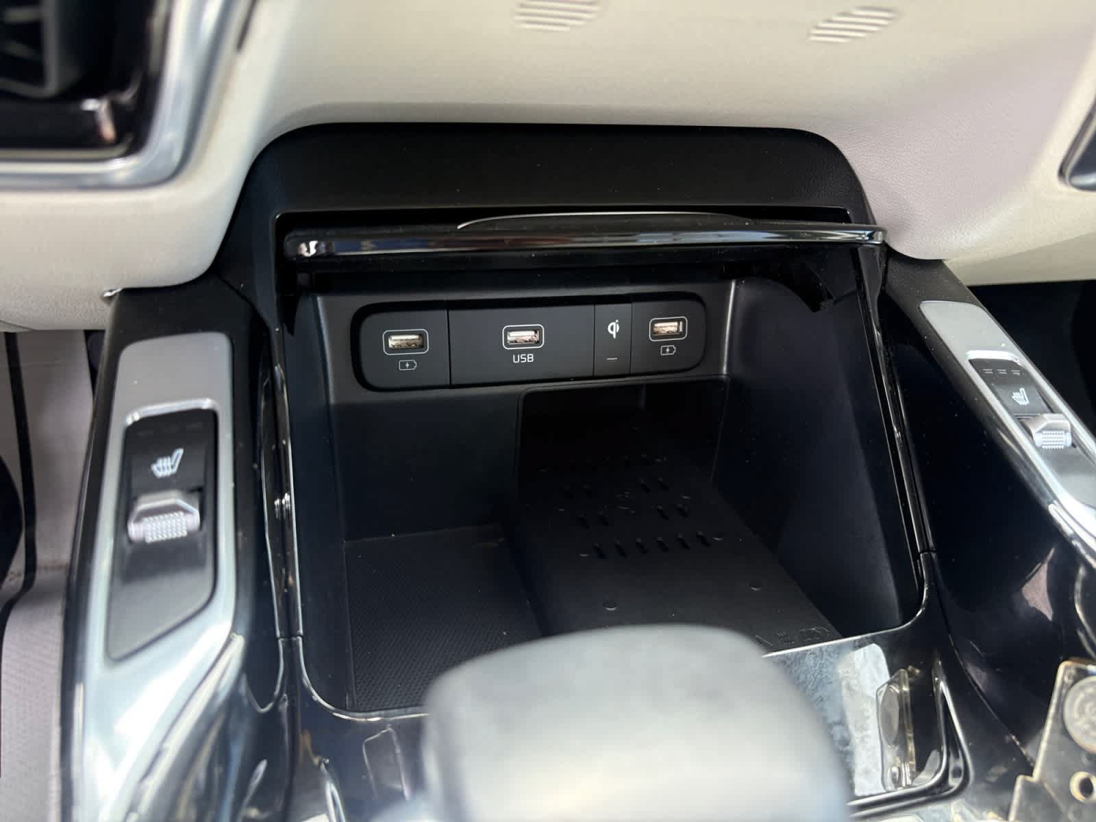 Used 2023 Kia Sorento SX AWD/4WD image 33