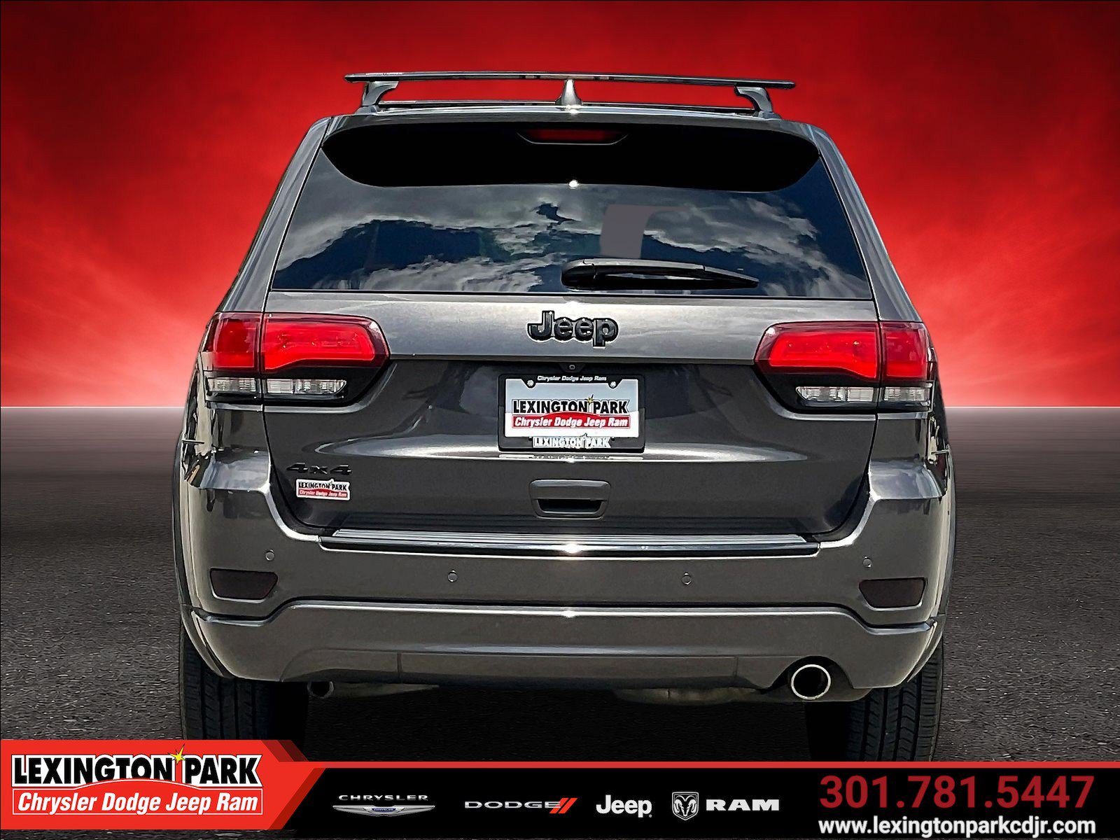 Used 2018 Jeep Grand Cherokee Altitude AWD/4WD image 6