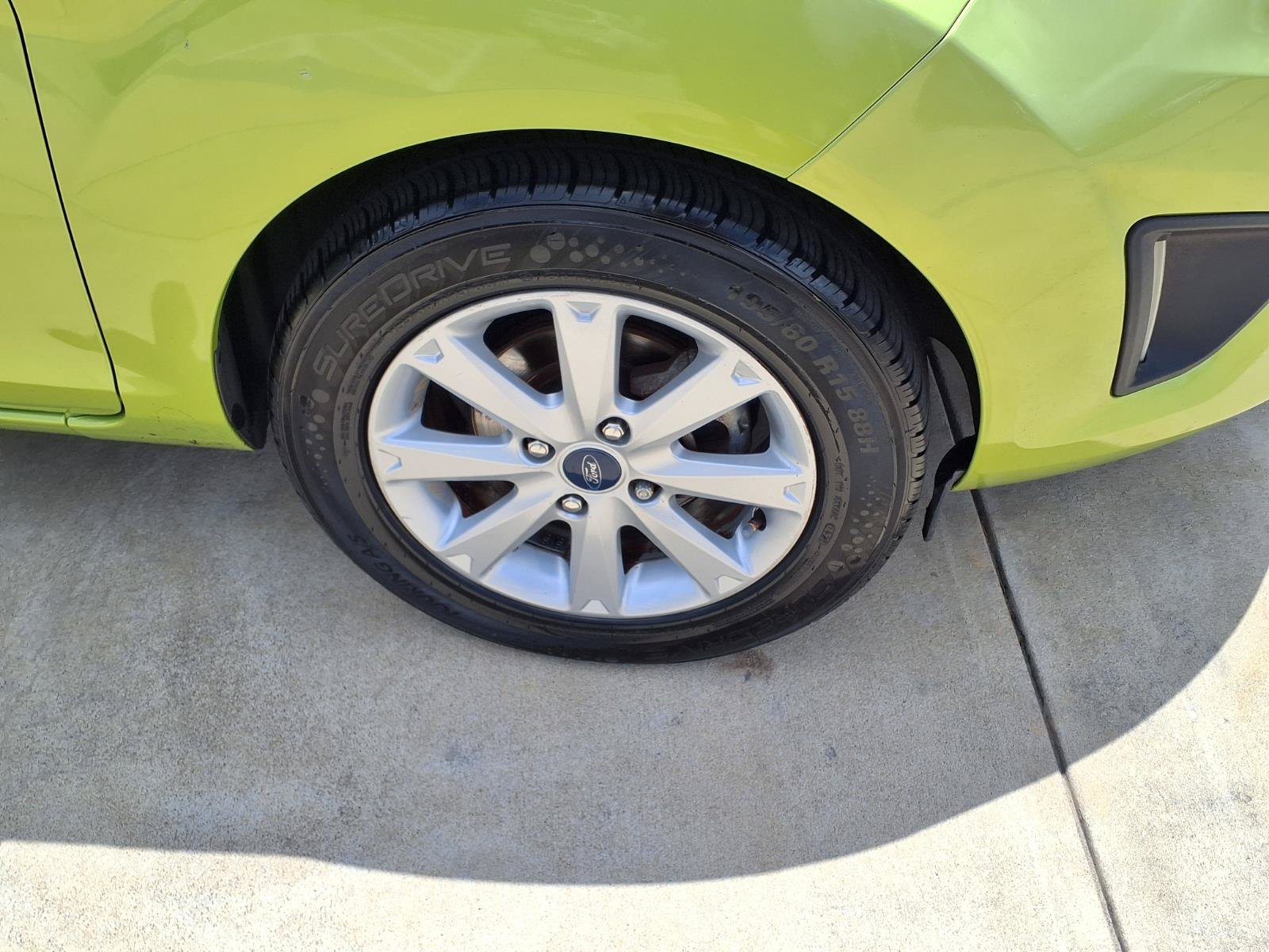 Used 2012 Ford Fiesta SE FWD image 10
