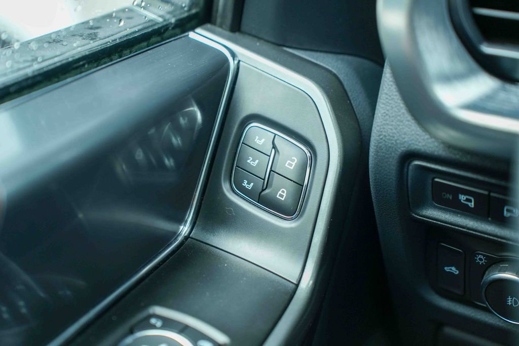 Used 2022 Ford F150 Lariat w/ Equipment Group 502A High AWD/4WD image 25