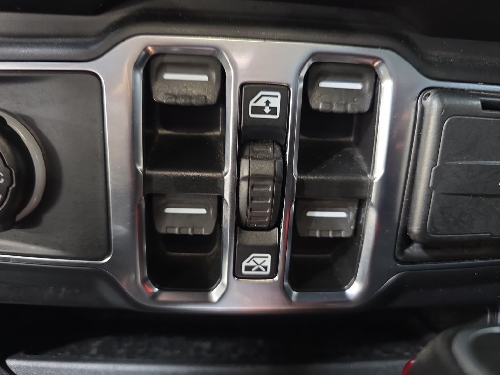 Used 2021 Jeep Wrangler Unlimited Sport AWD/4WD image 26