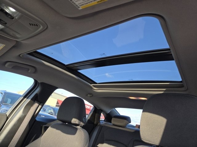 Used 2024 Chevrolet Malibu LT image 3