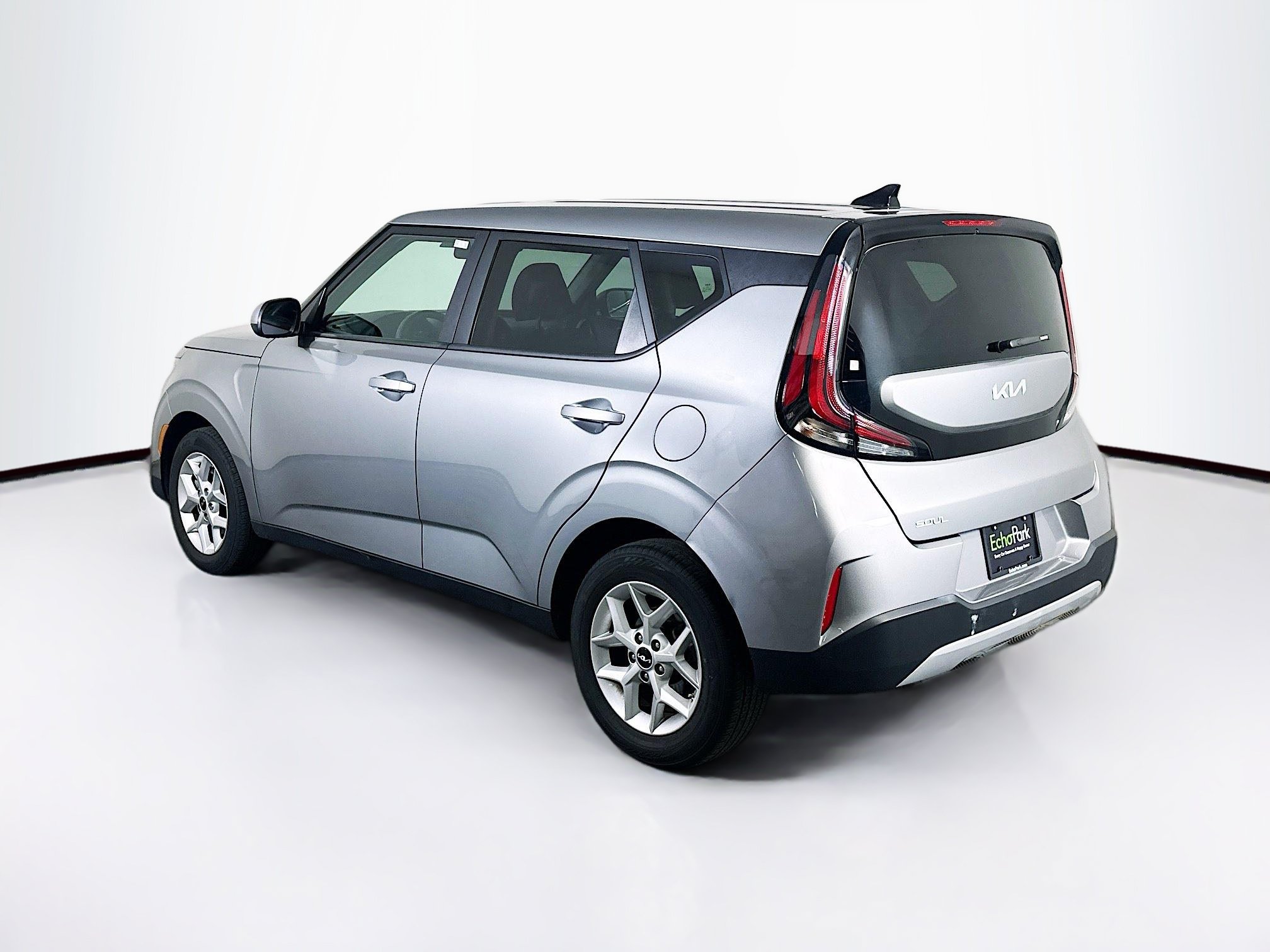 Used 2025 Kia Soul LX w/ LX Technology Package FWD image 5