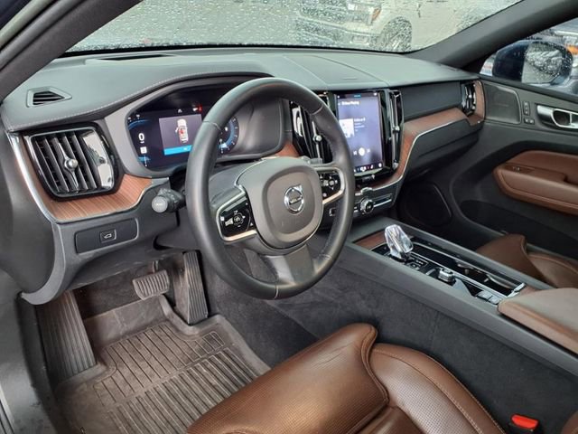 Used 2023 Volvo XC60 B5 Ultimate w/ Protection Package Premier FWD image 18