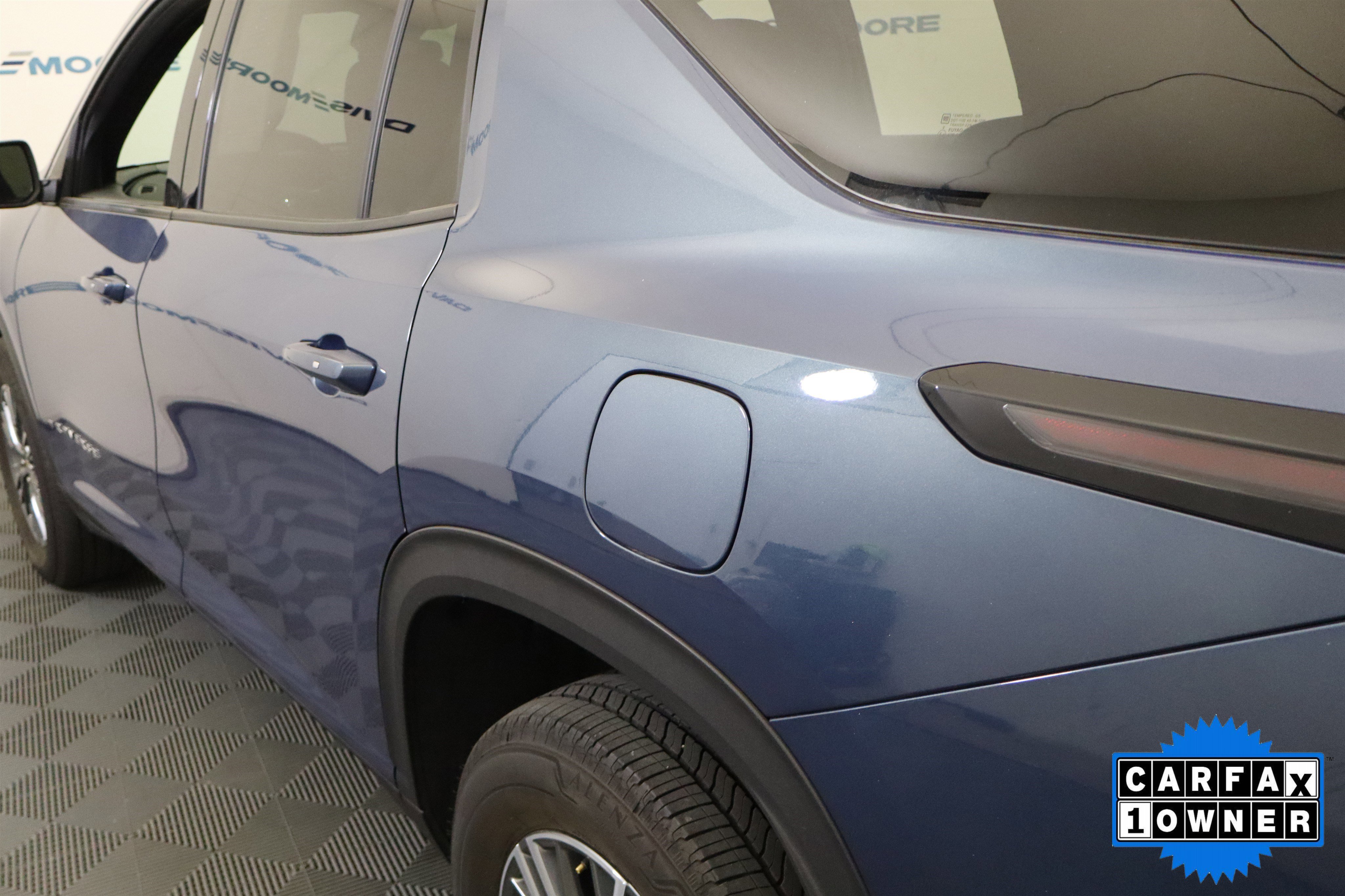 Used 2025 Chevrolet Traverse LT image 11