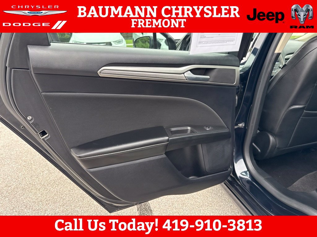 Used 2020 Ford Fusion SE AWD/4WD image 21